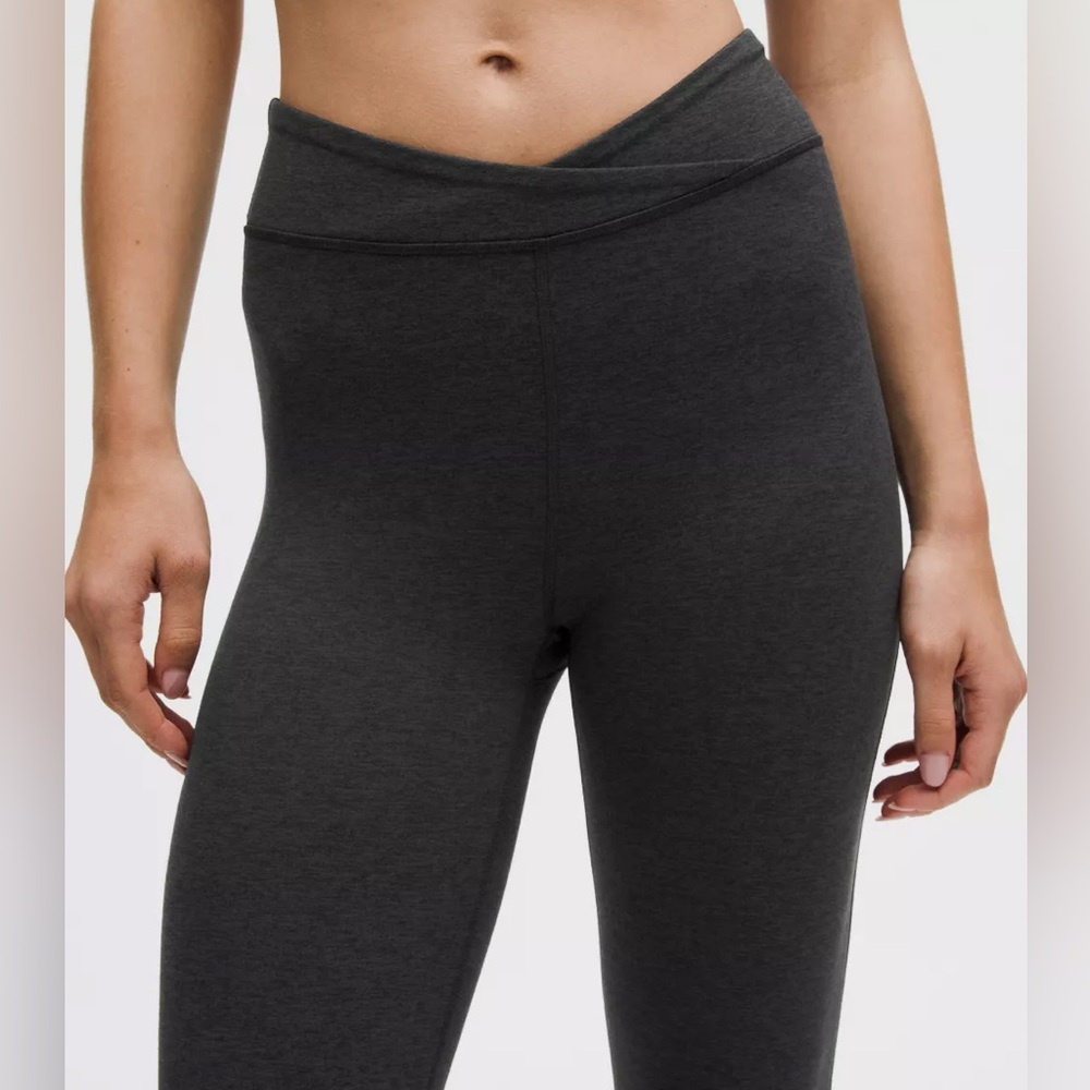 NWT Lululemon Softy Suedey Cross-Waist  Tight Leggings 25” Black